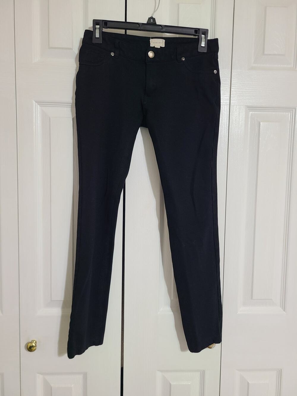 Timing large juniors black jeggings